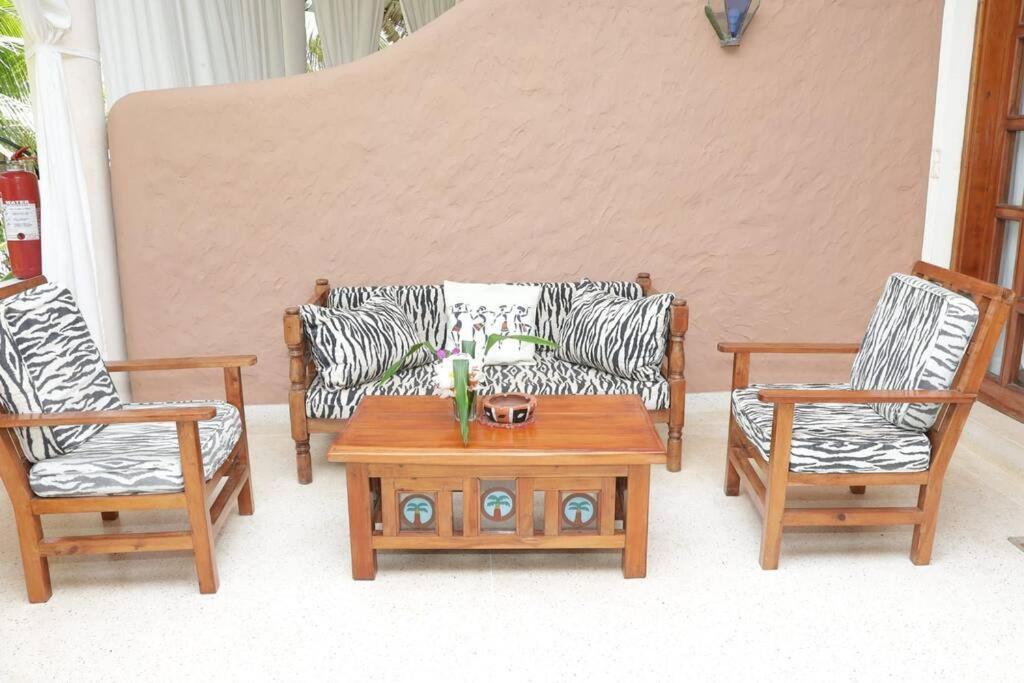 Tembo Beach Cottage Malindi Exterior photo