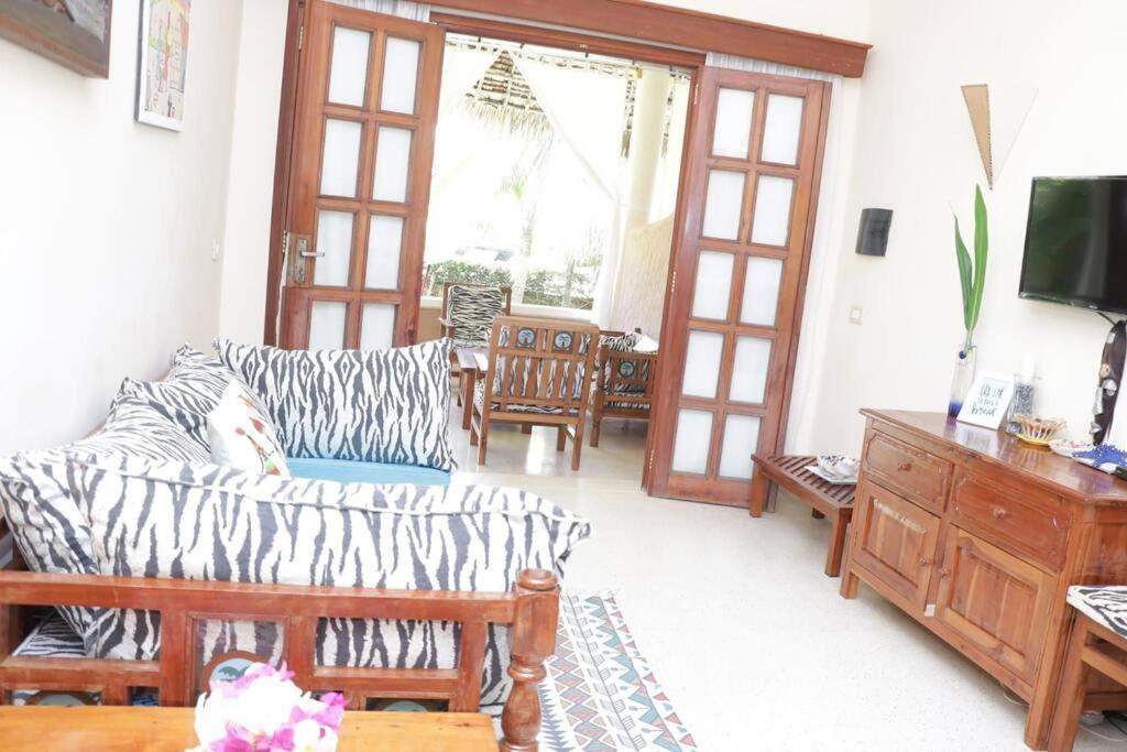 Tembo Beach Cottage Malindi Exterior photo