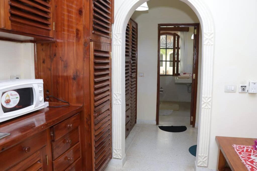 Tembo Beach Cottage Malindi Exterior photo