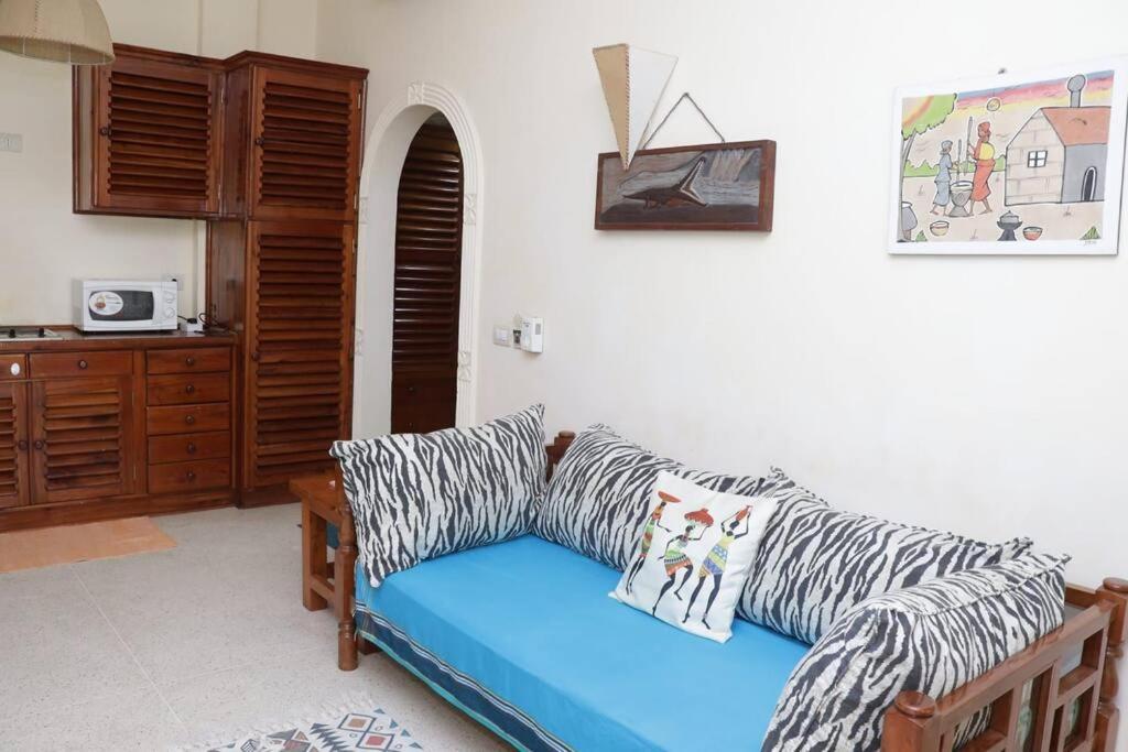 Tembo Beach Cottage Malindi Exterior photo